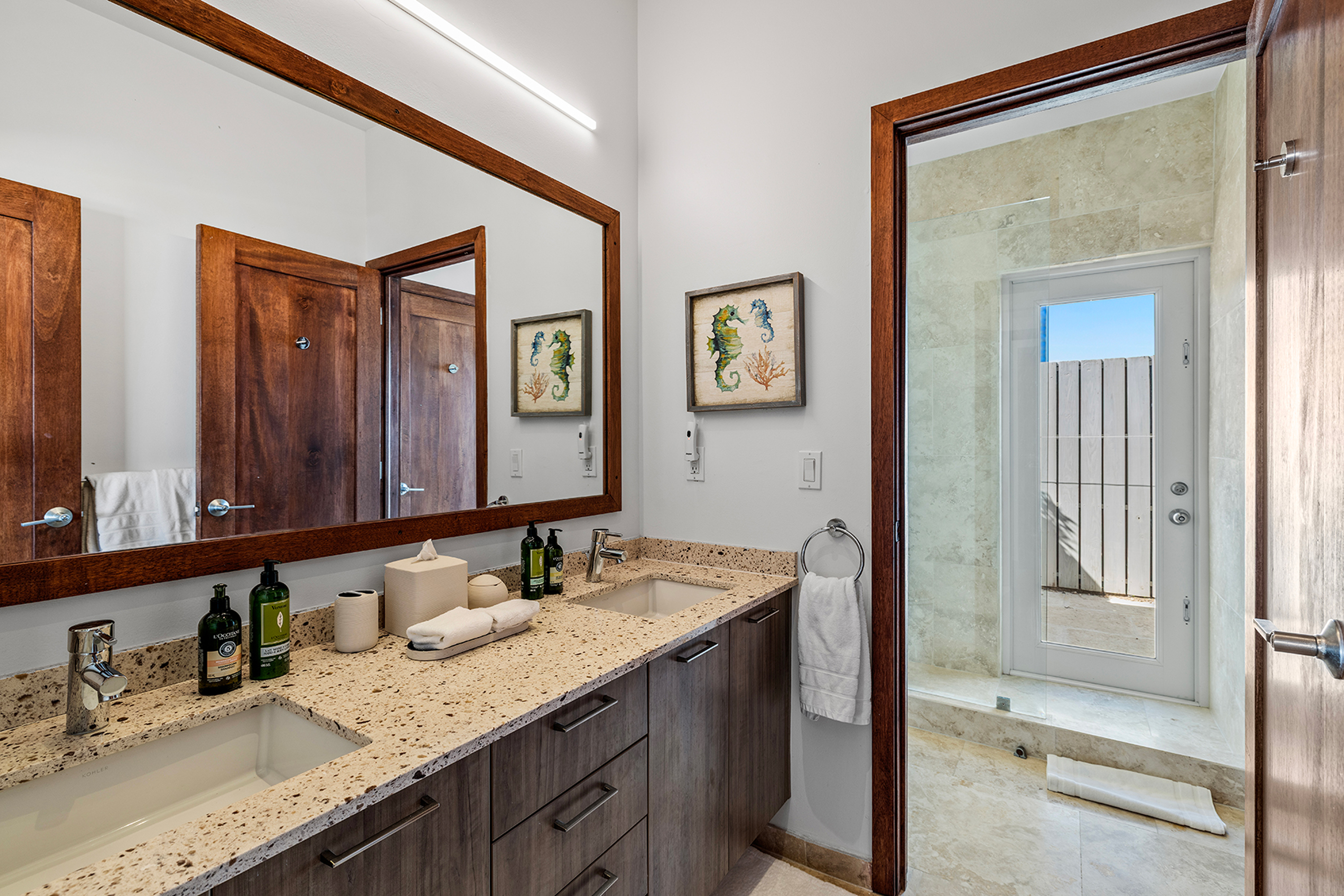 Two Bedroom Peninsula Oceanfront Coral Villa Bathroom