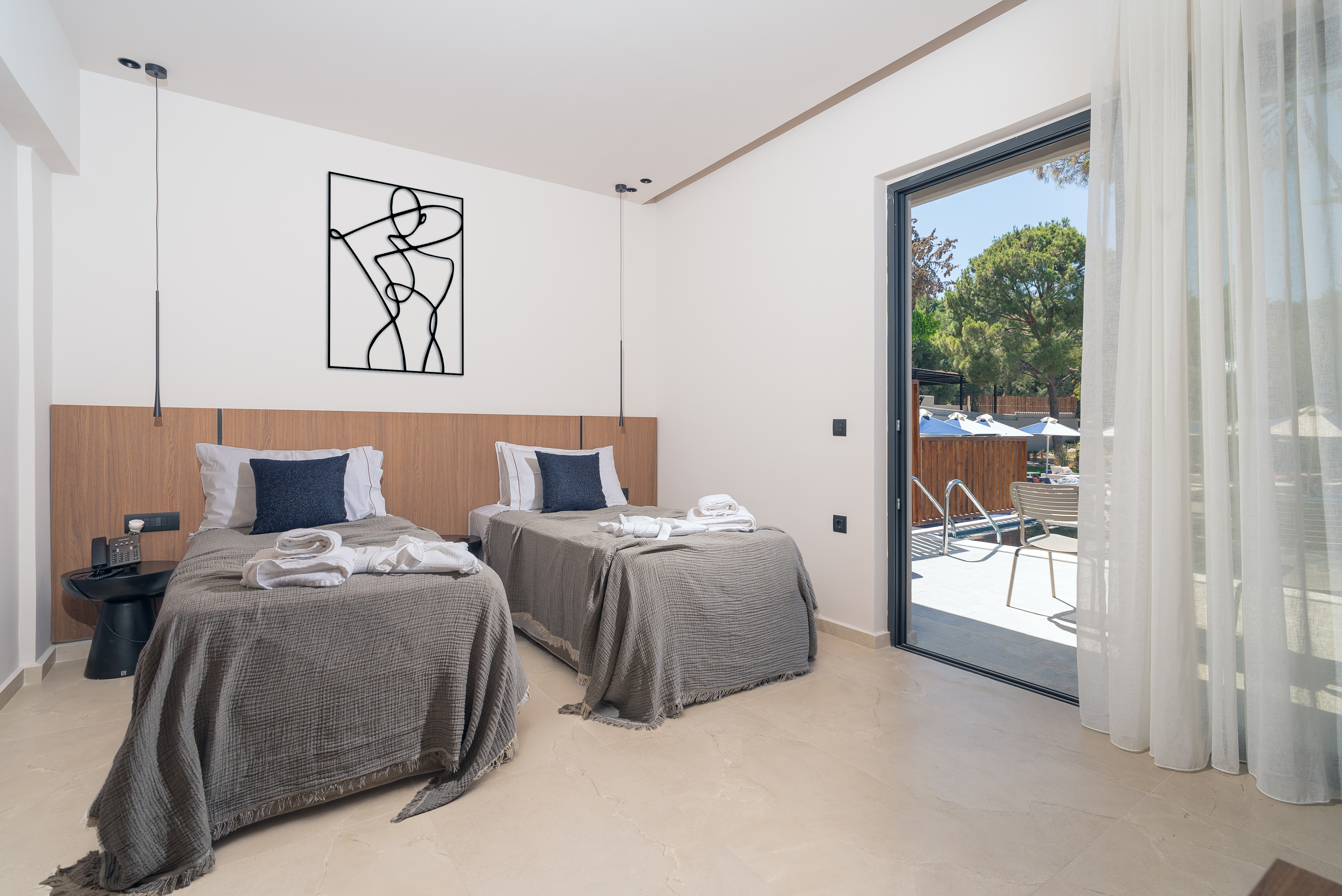 Superior Swim Up with Pool View - Double Bedroom